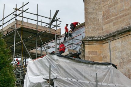 Craftsmen on the roof Craftsmen on the roof